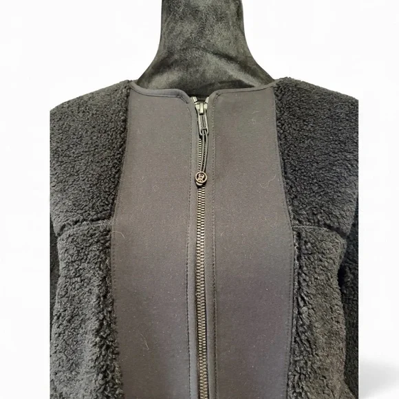 Lululemon Collarless Textured Fleece Full Zipjacket in black,Size 4 - Picture 8 of 11